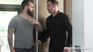 Seo horny blonde asal chick nach féidir a fháil go leor coileach! Cuireann sí a asal a bheith ag obair ag cur dian pounding pussy agus dúbailte scornach deep gníomh i olc threeway. Iomlán Flick ag Private.com!