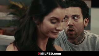 Á�妻であり、変態探偵-XMILFED.com