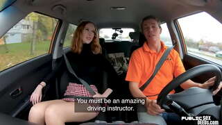 Bigtit british rambut merah menghisap jalan guru zakar sebelum seks