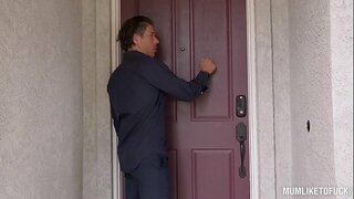 Milf Eva Notty cramsの質感と滑り大規模なディックスが彼女の大きなおっぱい揺れ