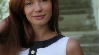 Πανέμορφο Ευρωπαϊκό εφήβων Carolizi χαζεύεις υπαίθρια